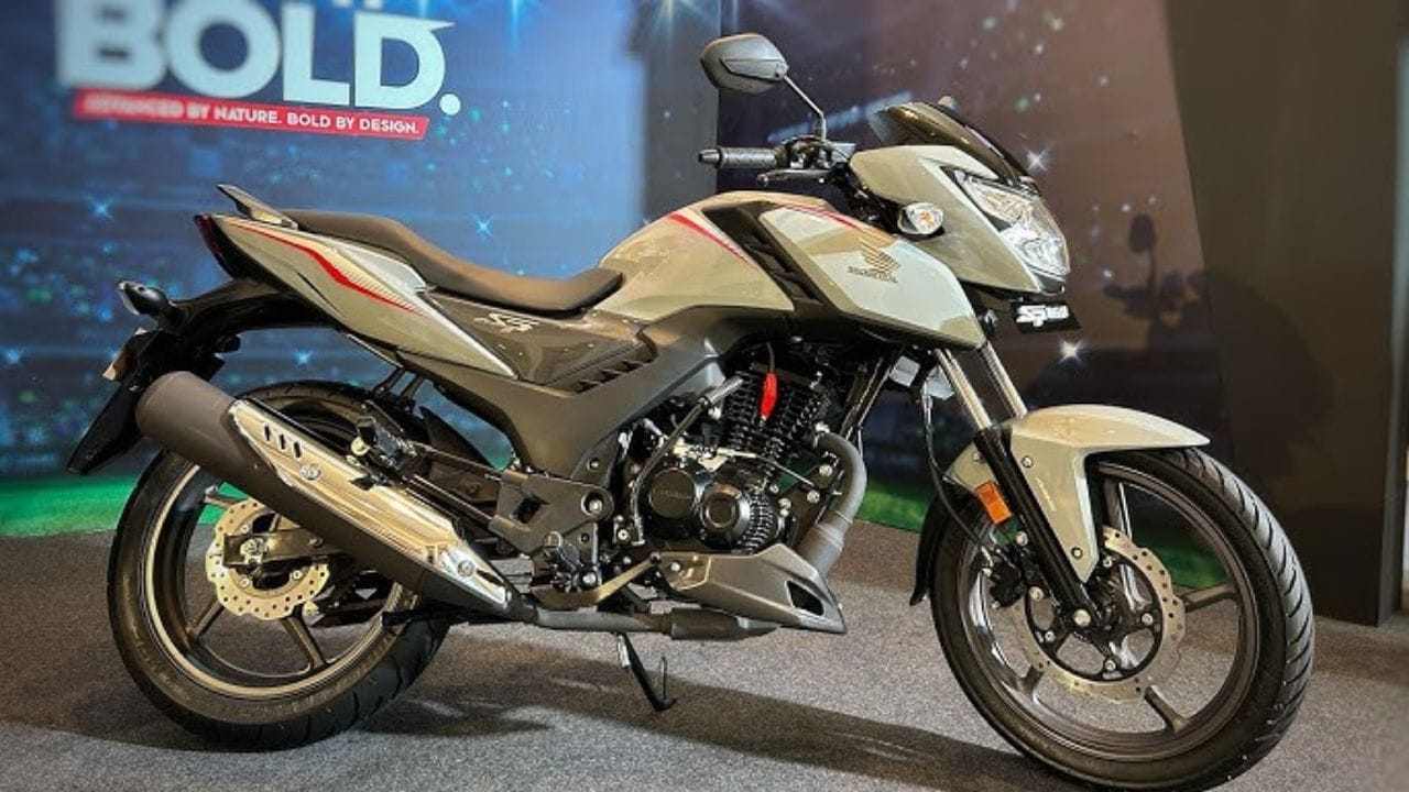 Honda SP 160 भारत में लॉन्च हो चुकी है, जिसमें है 162.71cc का नया इंजन, LED लाइट्स, डिजिटल कंसोल और शानदार माइलेज। जानिए कीमत, फीचर्स और EMI प्लान की पूरी डिटेल।