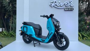River Indie Electric Scooter भारत में लॉन्च हो चुका है। 161 KM की रेंज, फास्ट चार्जिंग और स्मार्ट फीचर्स के साथ ये स्कूटर स्टाइल और बजट दोनों में बेहतरीन है।
