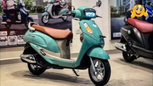 Suzuki Access 125 एक पॉपुलर स्कूटर है जो स्टाइलिश डिजाइन, रिफाइंड इंजन और 50+ kmpl माइलेज के लिए जाना जाता है। जानें इसकी कीमत, फीचर्स और परफॉर्मेंस डिटेल्स।